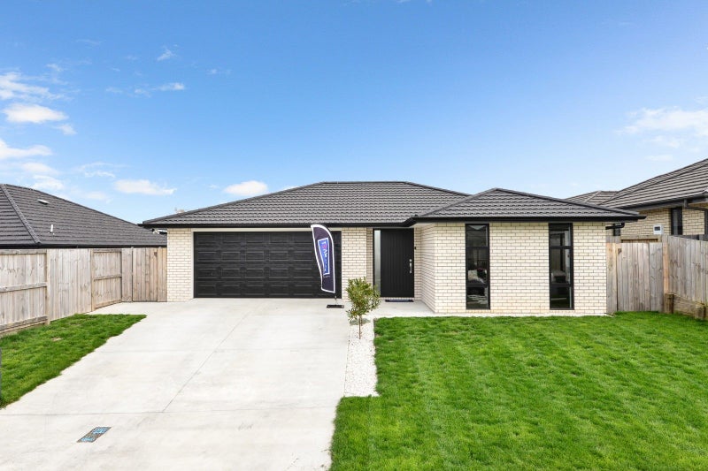 52 Ladeira Place, Fitzroy, Hamilton - Carousel 1