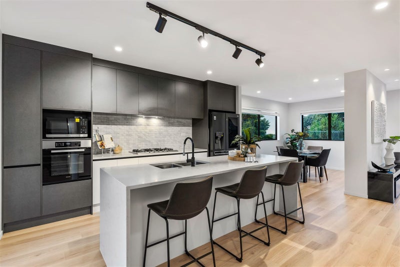 3/2 Saddleback Rise, Murrays Bay, Auckland - Carousel 2