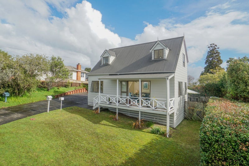 1/208 Rangatira Road, Beach Haven, Auckland - Carousel 1