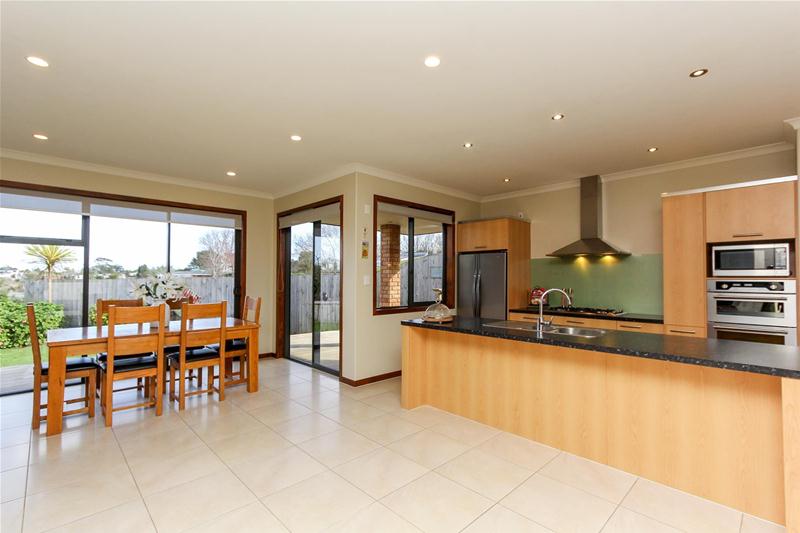 4 Anderson Way, Highlands Park, New Plymouth - Carousel 2