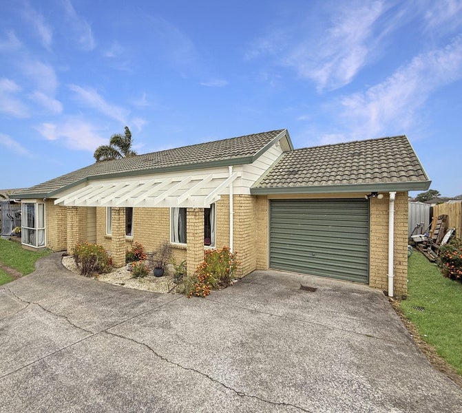 2/7 Zurich Place, Weymouth, Auckland - Carousel 1