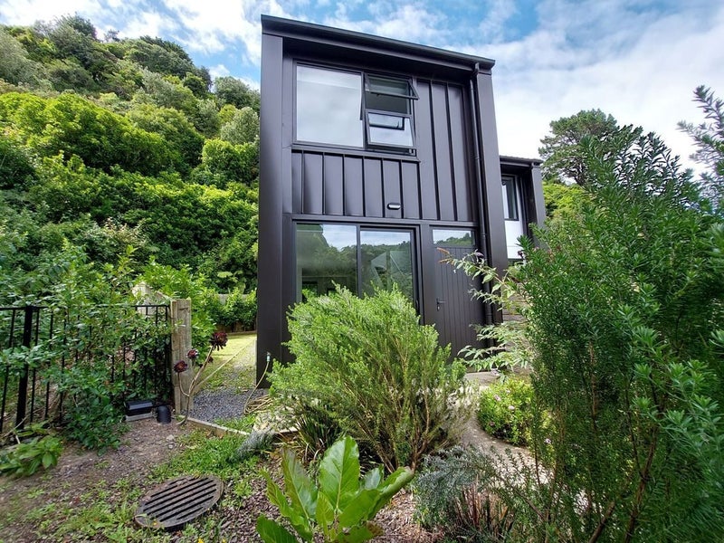 1 Rua Kai Way, Brooklyn, Wellington - Carousel 1