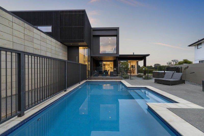 11 Durham Heights, Flagstaff, Hamilton - Carousel 2