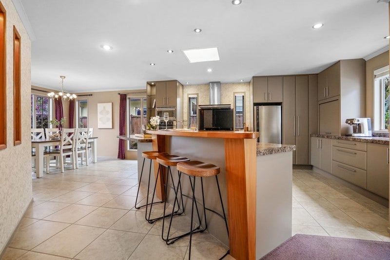 13 Langdale Court, Huntington, Hamilton - Carousel 2