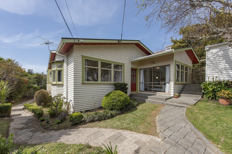 43 Kano Street, Karori, Wellington - Carousel 1