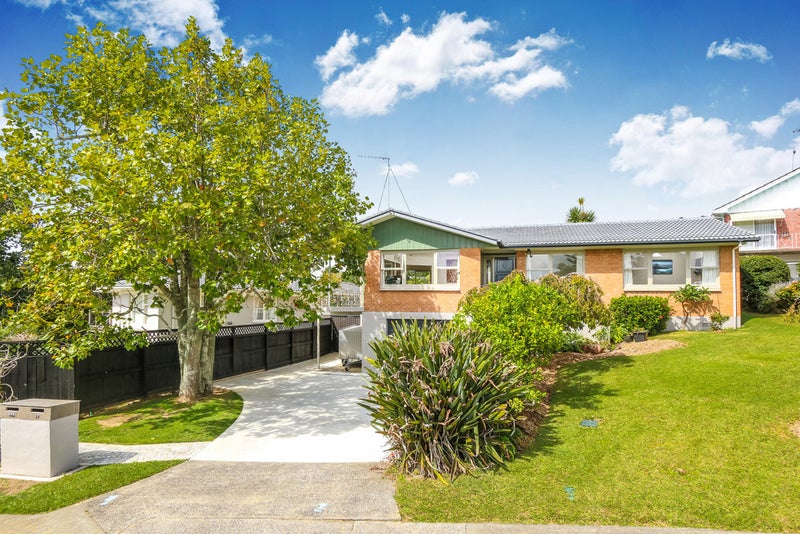 17 Kayeleen Place, Cockle Bay, Auckland - Carousel 1