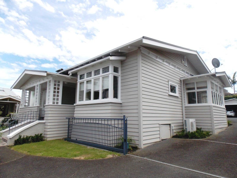 1 Heywood Crescent, Epsom, Auckland - Carousel 1