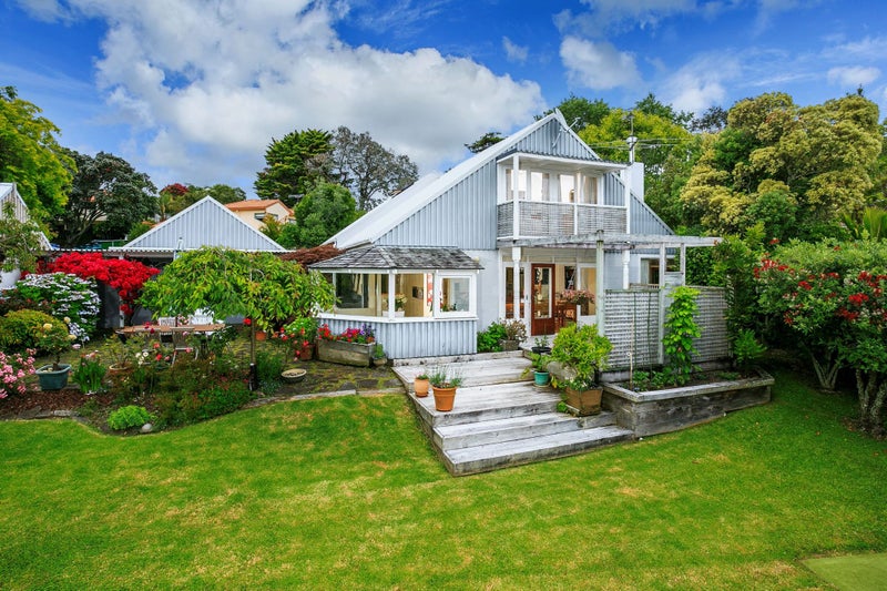 11 Albany Highway, Unsworth Heights, Auckland - Carousel 1