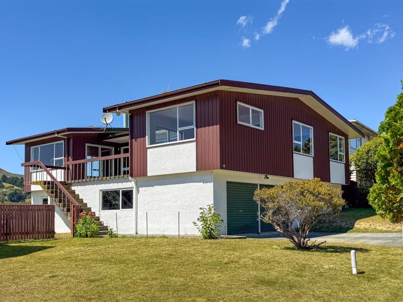 13 Rembrandt Avenue, Tawa, Wellington - Carousel 1