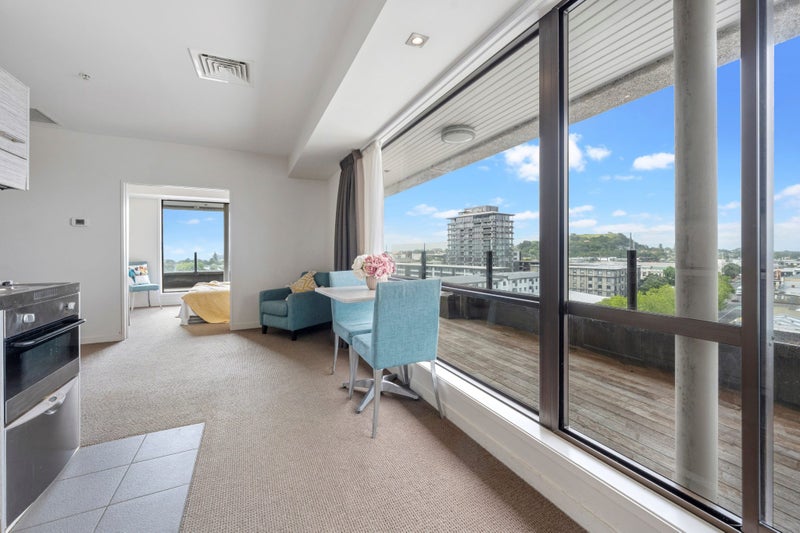 808/145 Symonds Street, Newton, Auckland - Carousel 1