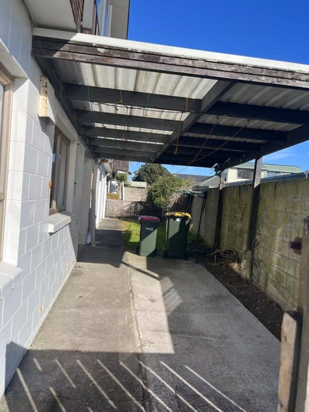 24 The Esplanade, Eastern Beach, Auckland - Carousel 6