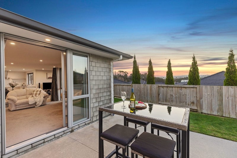 9 Puhirake Crescent, Pyes Pa, Tauranga - Carousel 2