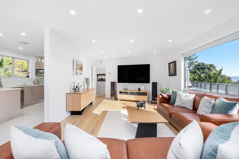 212 Whites Line East, Waiwhetū, Lower Hutt - Carousel 2