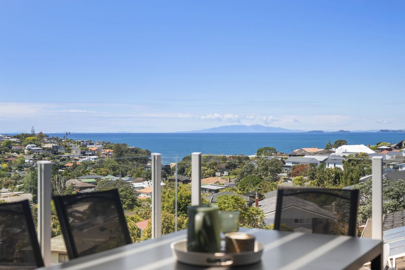 19 Sunrise Avenue, Murrays Bay, Auckland - Carousel 2