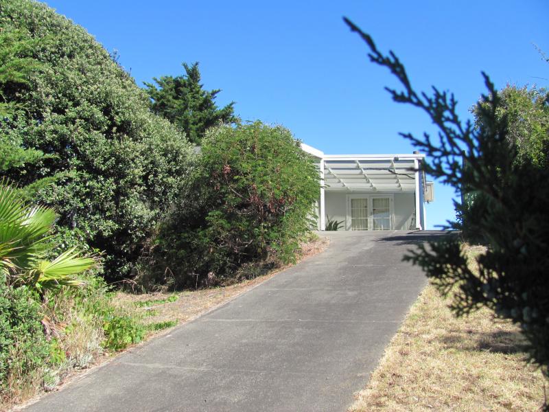 9 Kent Avenue, Waitārere Beach, Levin - Carousel 1