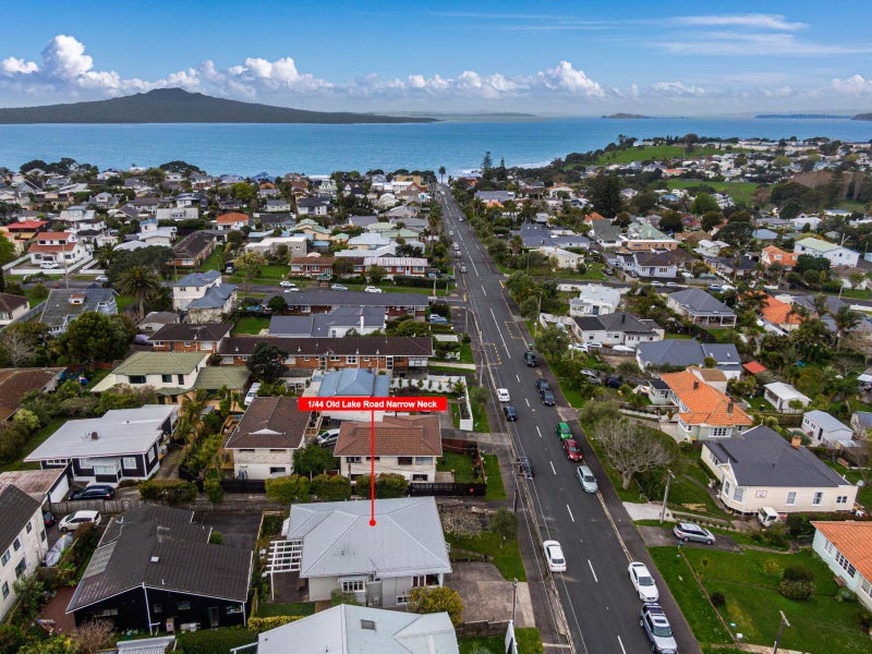 1/44 Old Lake Road, Narrow Neck, Auckland - Carousel 1