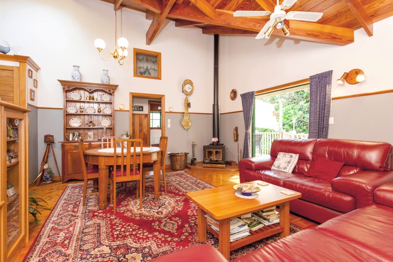 31 Hekerua Road, Oneroa, Waiheke Island - Carousel 2