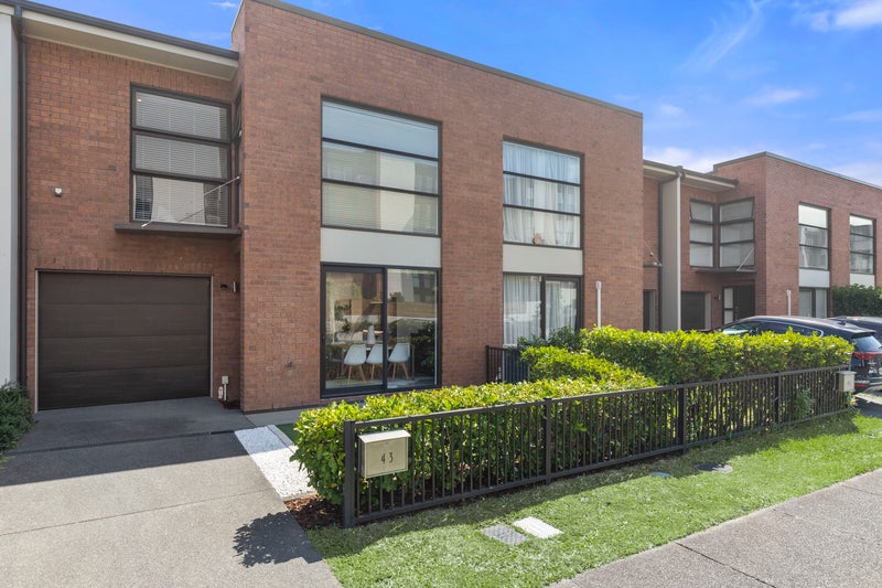 43 Scoria Crescent, Stonefields, Auckland - Carousel 1