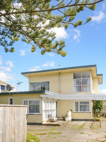 9 Featherston Street, Takaro, Palmerston North - Carousel 22