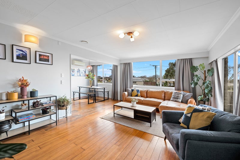 10 Elm Grove, Westown, New Plymouth - Carousel 2