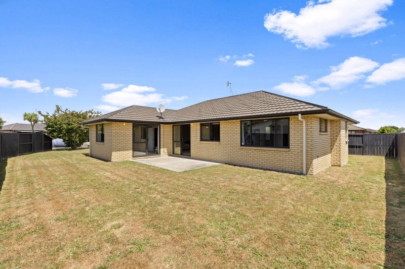 13 Chadwick Place, Rototuna North, Hamilton - Carousel 1