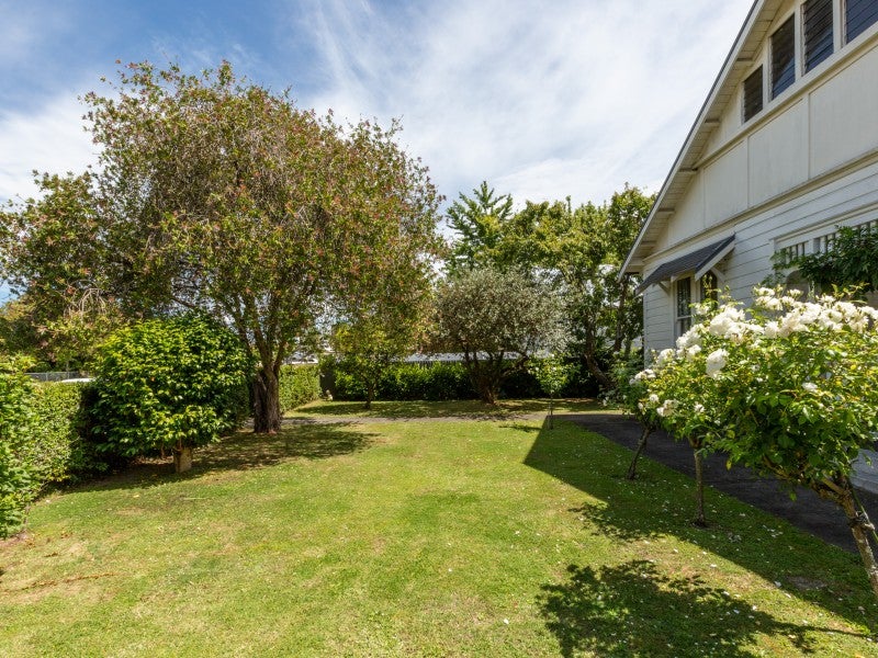 805 Eaton Road, Saint Leonards, Hastings - Carousel 19