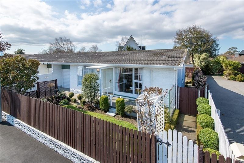 2/202 Waimairi Road, Ilam, Christchurch - Carousel 1