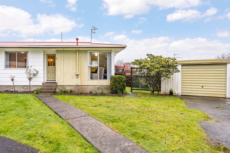 2/11 Topeka Grove, Totara Park, Upper Hutt - Carousel 1