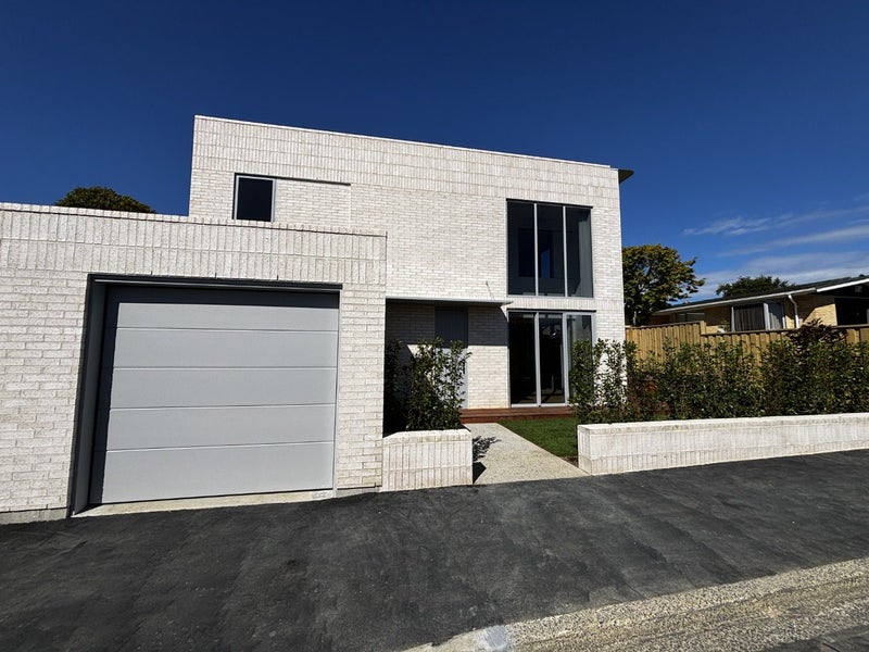 91 Cannington Road, Maori Hill, Dunedin - Carousel 1