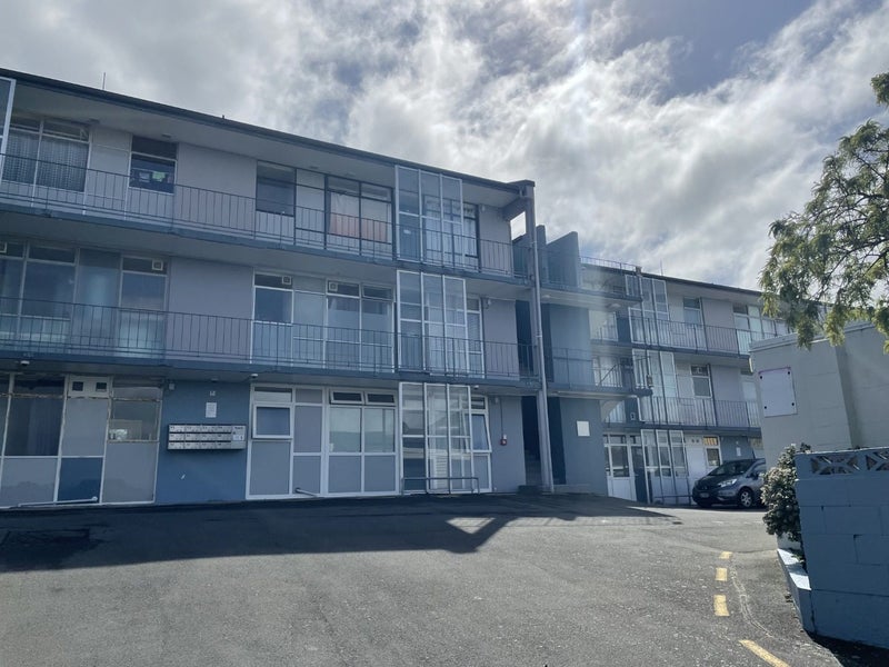 A4/23 Rangitane Street, Maupuia, Wellington - Carousel 1