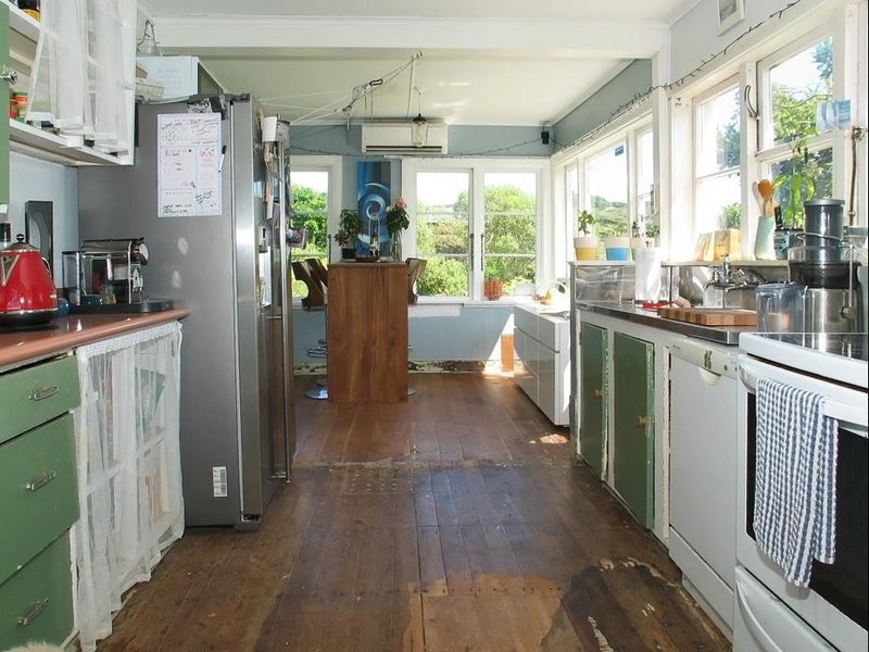 2 Onepu Road, Pukerua Bay, Porirua - Carousel 2