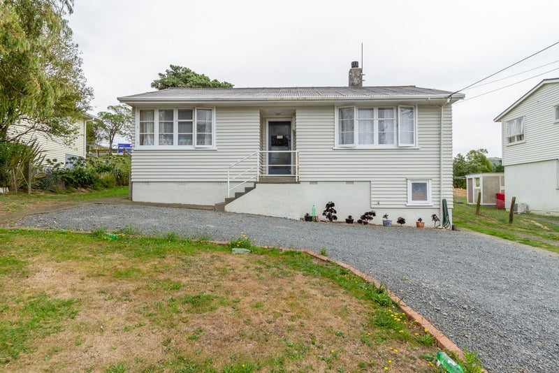 82 Bedford Street, Cannons Creek, Porirua - Carousel 1