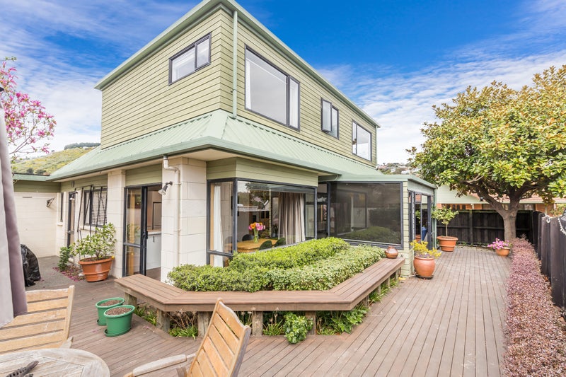 2/8 Herbs Place, Cashmere, Christchurch - Carousel 1