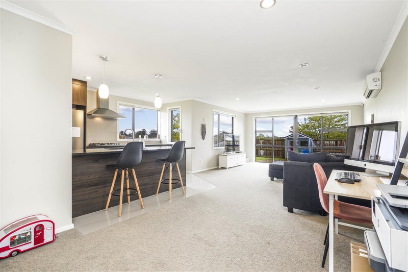23 Cabourne Drive, Glenview, Hamilton - Carousel 2
