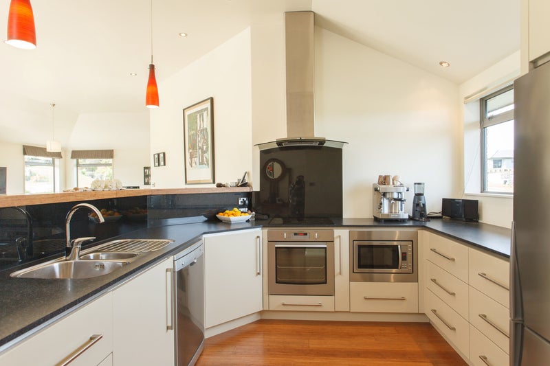 1 Marions Way, Putiki, Whanganui - Carousel 1