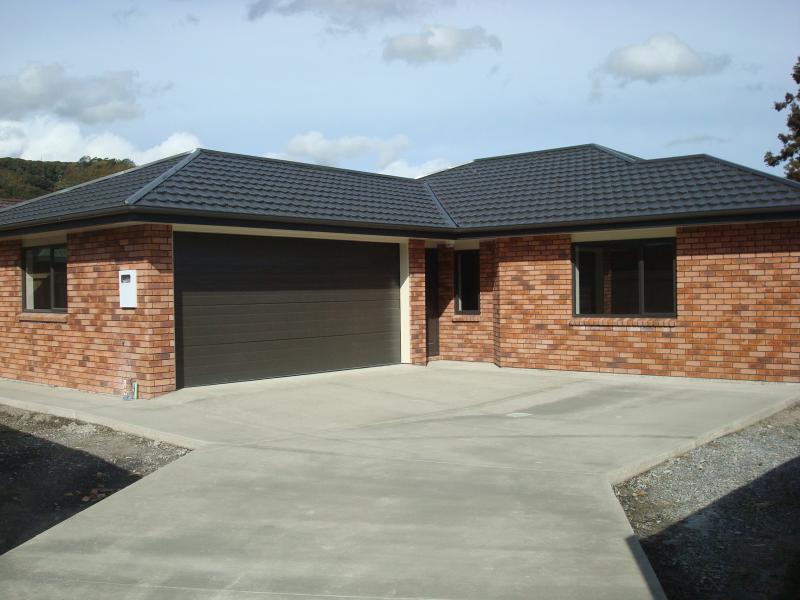 17 Sun Valley Grove, Wainuiomata, Lower Hutt - Carousel 1