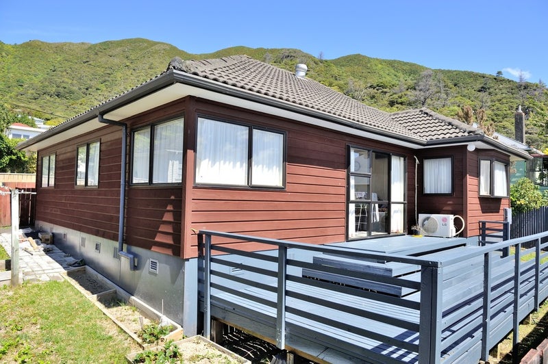 1/188 Whites Line East, Waiwhetu, Lower Hutt - Carousel 1