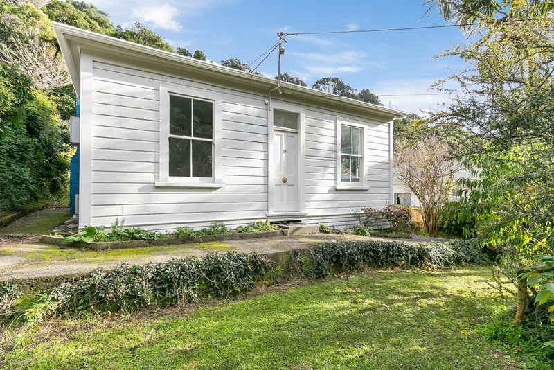 15 Curtis Street, Karori, Wellington - Carousel 2