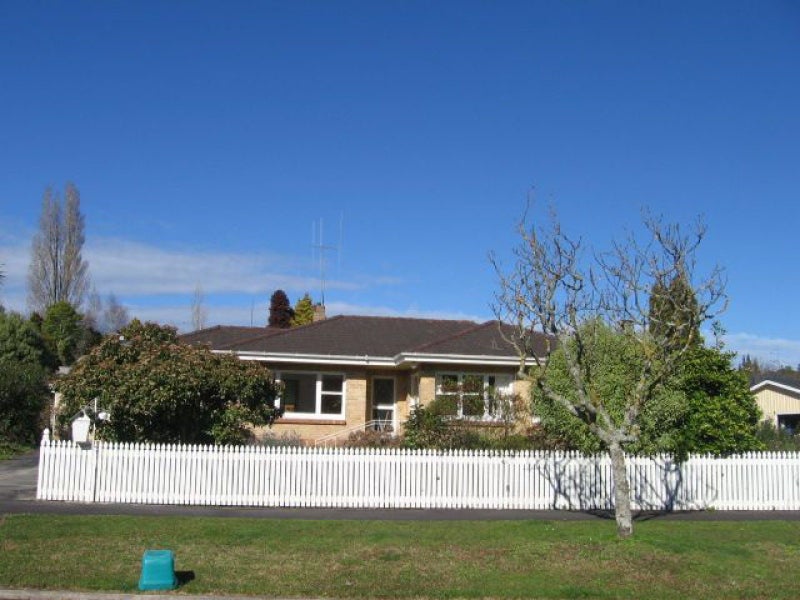 23 Hinton Avenue, Forest Lake, Hamilton - Carousel 1