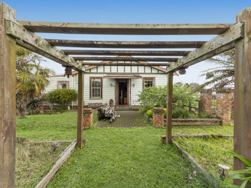 606 Haowhenua Place, Hawera - Carousel 1