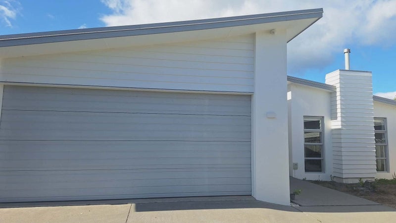 16 Coral Drive, Papamoa Beach, Papamoa - Carousel 1