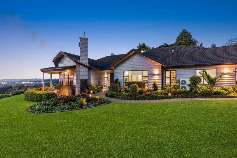 39 Harry Dreadon Road, Papakura - Carousel 1