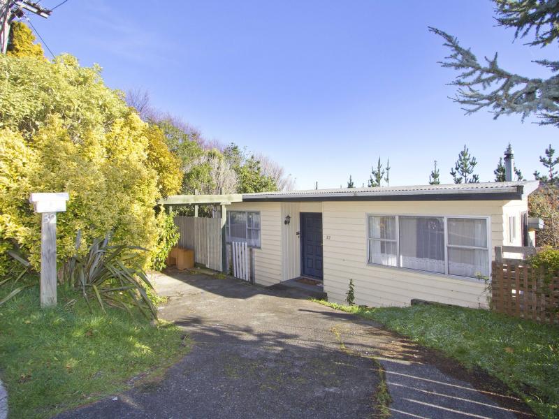 32 Lord Street, Stokes Valley, Lower Hutt - Carousel 1