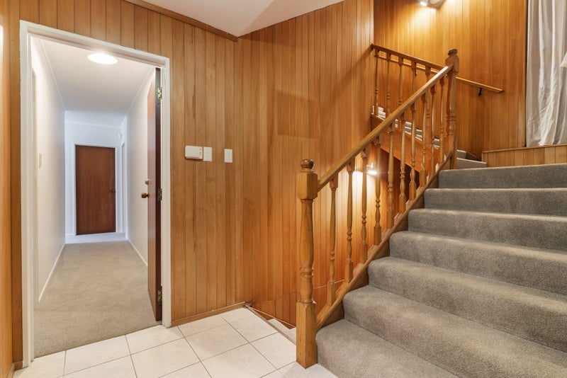 10 Venus Place, Half Moon Bay, Auckland - Carousel 2