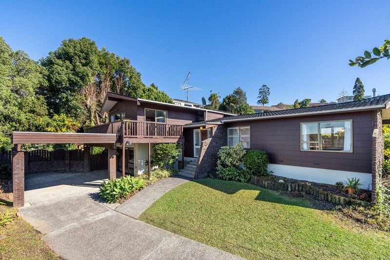 29 Calman Place, Chatswood, Auckland - Carousel 1