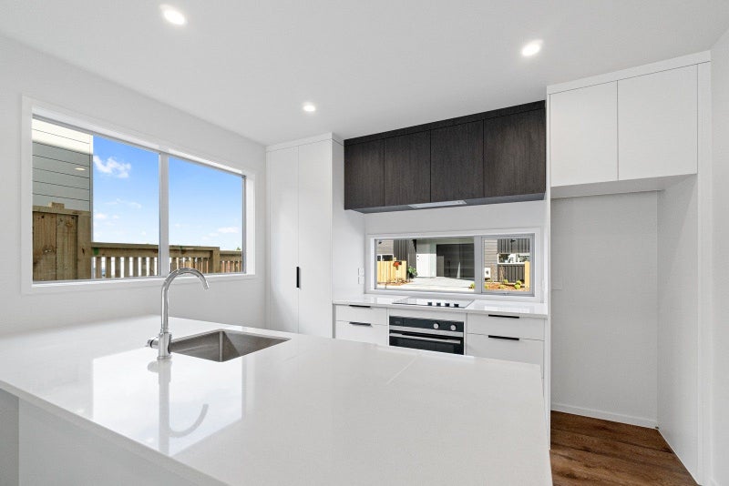 5 Selkirk Lane, Hamilton Lake, Hamilton - Carousel 2