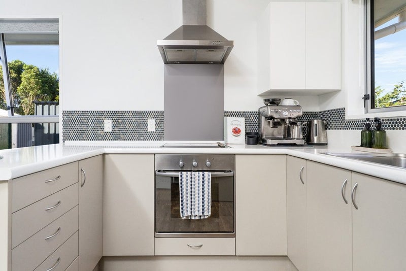 23 Pensacola Crescent, Broomfield, Christchurch - Carousel 2