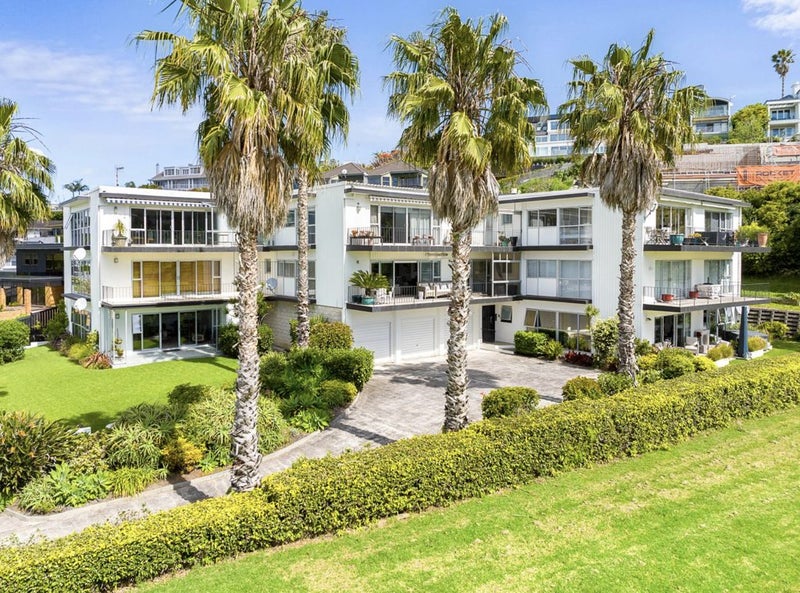 2/1 Watene Crescent, Orakei, Auckland - Carousel 1