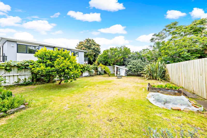 21 Court Crescent, Panmure, Auckland - Carousel 1