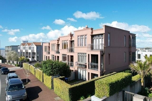 39B St Stephens Avenue, Parnell, Auckland - Carousel 2